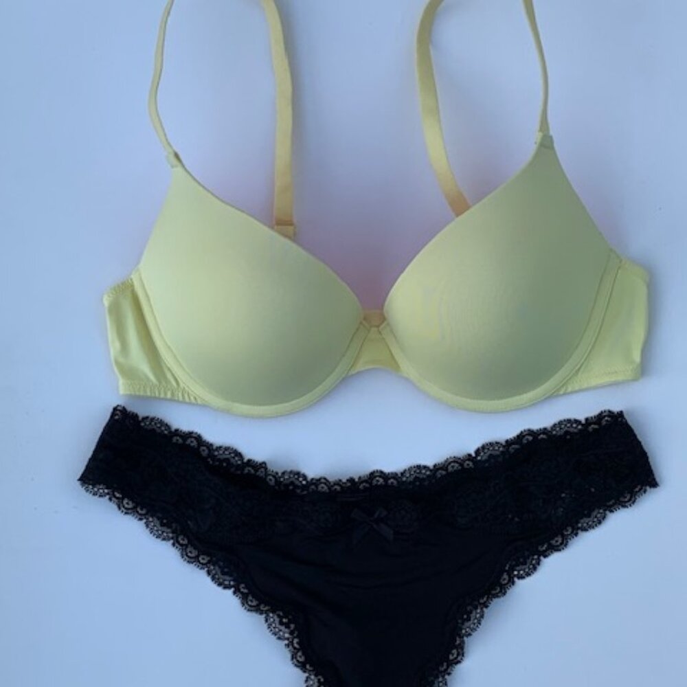 VICTORIA'S SECRET PINK Sexy Push-up Bra Yellow Underwire 36B – Free Black Thong